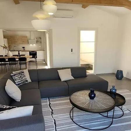 300 M De La Plage, Piscine Clim, Wifi * Grimaud