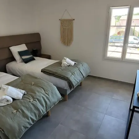 300 M De La Plage, Piscine Clim, Wifi * Grimaud