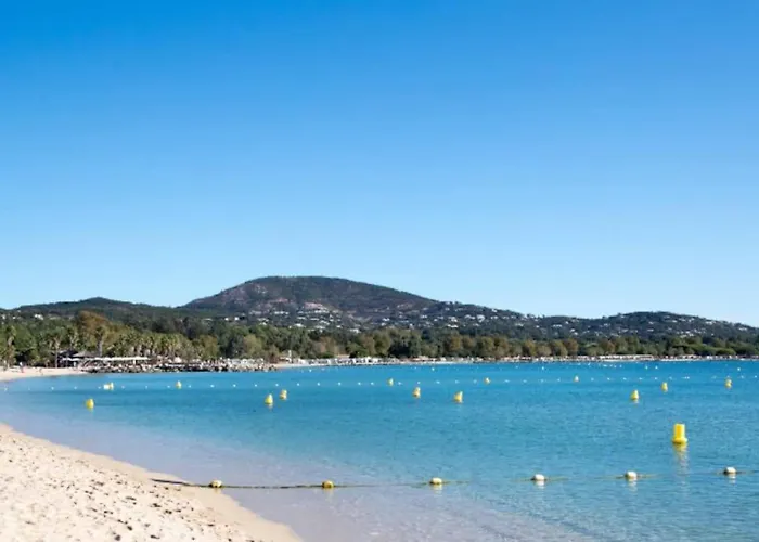 300 M De La Plage, Piscine Clim, Wifi Villa Grimaud