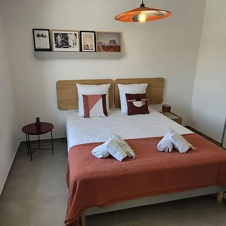 Villa 300 M De La Plage, Piscine Clim, Wifi Grimaud