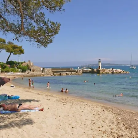 300 M De La Plage, Piscine Clim, Wifi * 格里莫