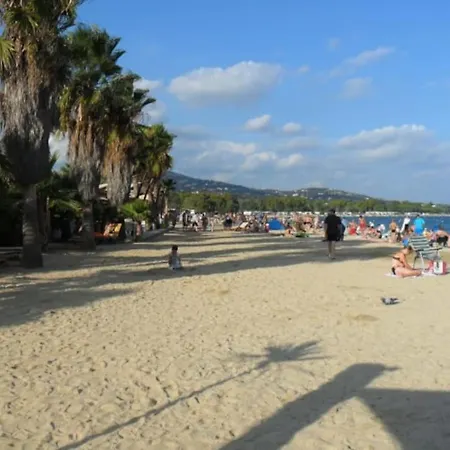 300 M De La Plage, Piscine Clim, Wifi 别墅