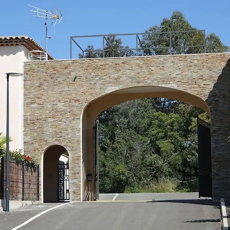 300 M De La Plage, Piscine Clim, Wifi *