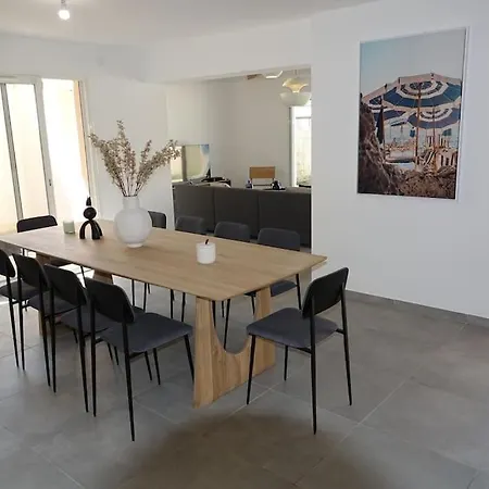 300 M De La Plage, Piscine Clim, Wifi Grimaud