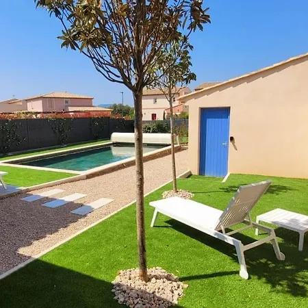 300 M De La Plage, Piscine Clim, Wifi Гримо