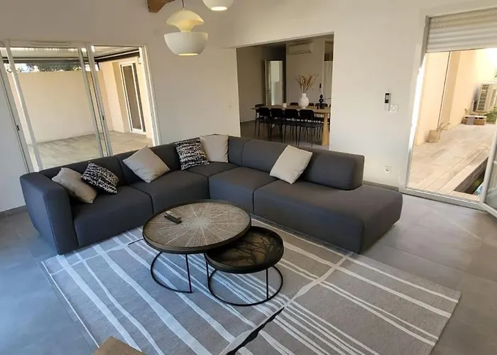 300 M De La Plage, Piscine Clim, Wifi Grimaud