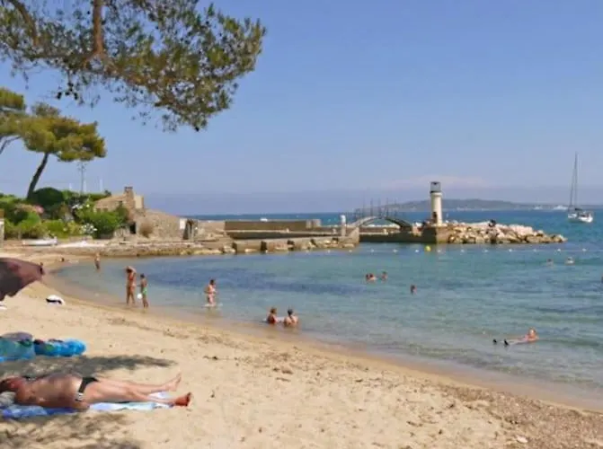 300 M De La Plage, Piscine Clim, Wifi * Grimaud