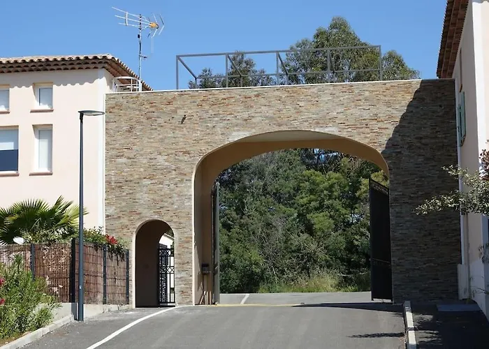 300 M De La Plage, Piscine Clim, Wifi *