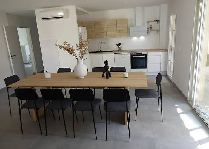 Villa 300 M De La Plage, Piscine Clim, Wifi *