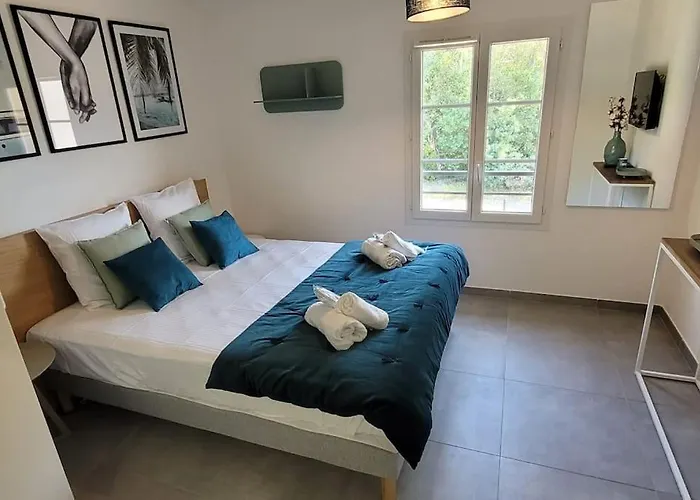 300 M De La Plage, Piscine Clim, Wifi *