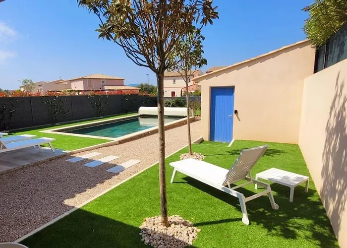 300 M De La Plage, Piscine Clim, Wifi Grimaud